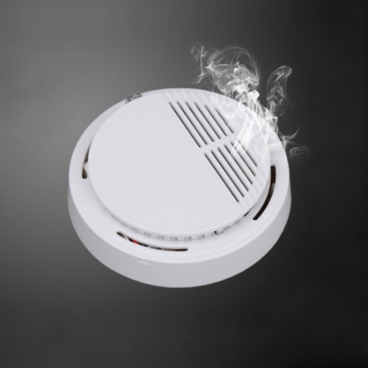 SS-168 First Alert Battery-Operated Fire Smoke Alarm Detector(White) - free shipping - PMC TechLife - Order now!
