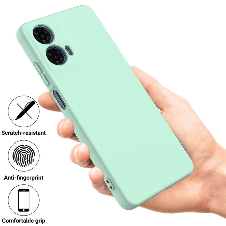 For Motorola Moto G04 / G24 Pure Color Liquid Silicone Shockproof Phone Case(Green) - Motorola Cases by PMC TechLife | Online Shopping South Africa | PMC TechLife | Buy Now Pay Later Mobicred