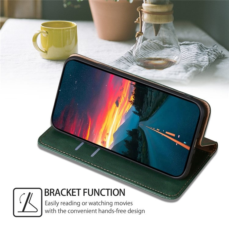 For Motorola Moto G Play 4G 2024 Gloss Oil Solid Color Magnetic Leather Phone Case(Green) - Motorola Cases by PMC Jewellery | Online Shopping South Africa | PMC Jewellery | Buy Now Pay Later Mobicred