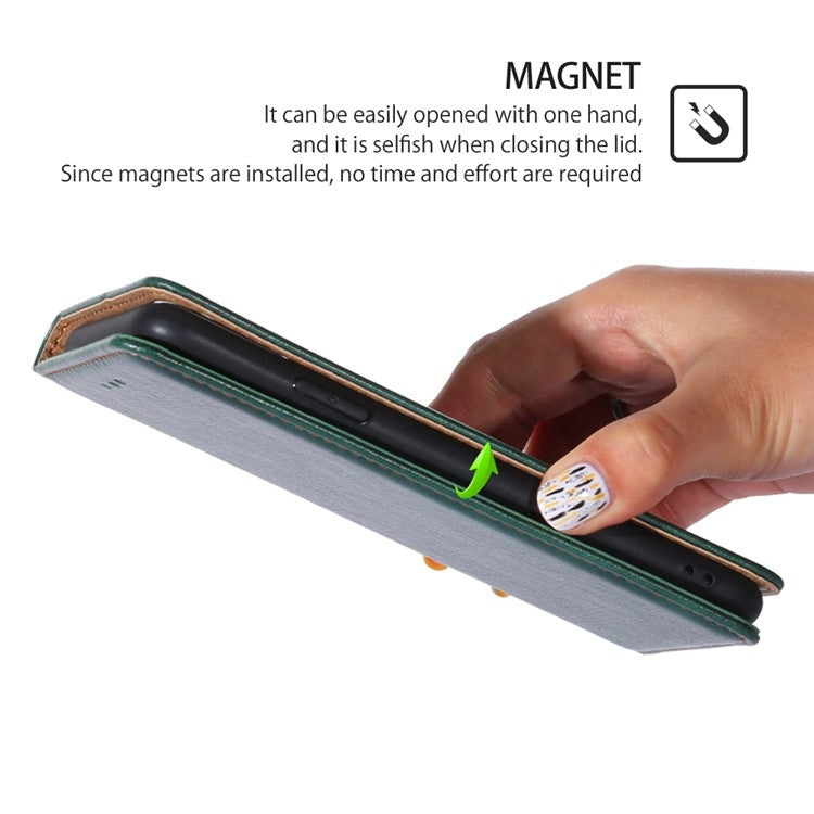 For Motorola Moto G Play 4G 2024 Gloss Oil Solid Color Magnetic Leather Phone Case(Green) - Motorola Cases by PMC Jewellery | Online Shopping South Africa | PMC Jewellery | Buy Now Pay Later Mobicred