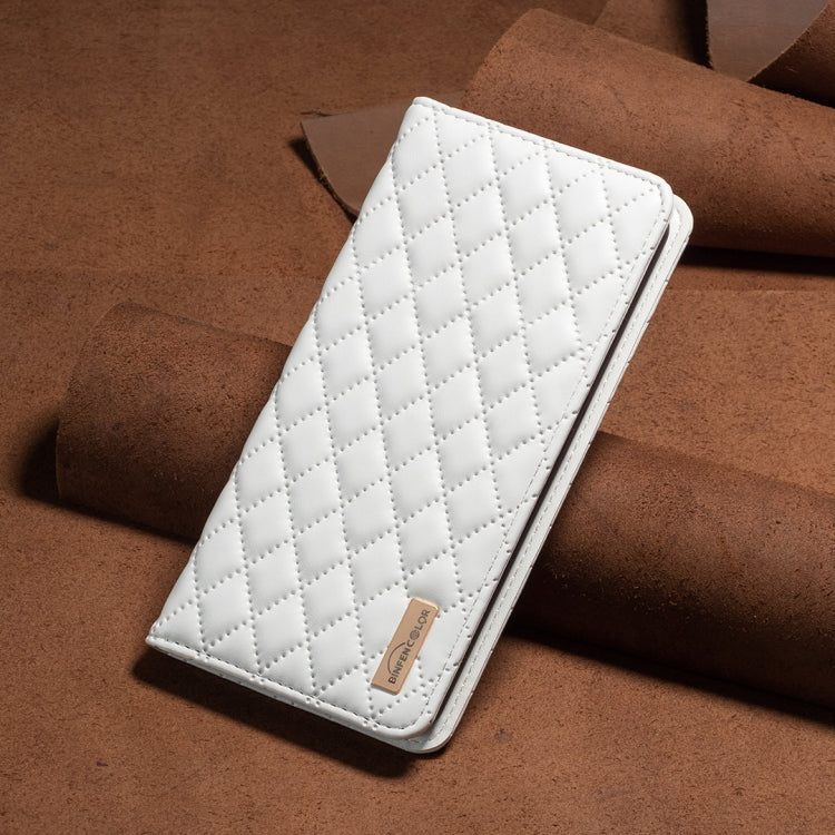 For Samsung Galaxy S25+ 5G Diamond Lattice Magnetic Leather Flip Phone Case(White) - Galaxy S25+ 5G Cases by PMC Jewellery | Online Shopping South Africa | PMC Jewellery | Buy Now Pay Later Mobicred