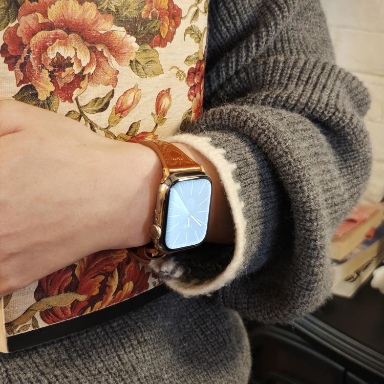 For Apple Watch 42mm / 41mm / 40mm / 38mm Heart-Shaped Embossed Leather Watch Band(Brown) - Watch Bands by PMC TechLife | Online Shopping South Africa | PMC TechLife | Buy Now Pay Later Mobicred