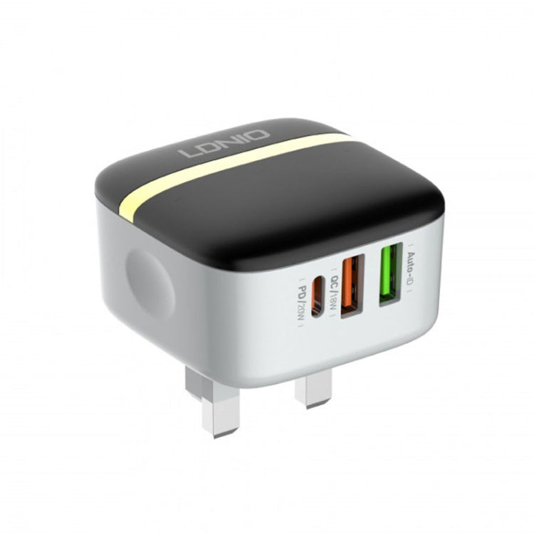LDNIO A3513Q 32W QC3.0 3 USB Ports Phone Adapter UK Plug with Type-C to 8 Pin Cable - free shipping - PMC TechLife - Order now!